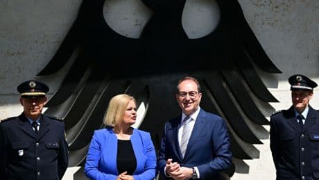 Liveblog: Dobrindt kündigt Zurückweisungen an Grenzen an