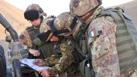 Soldati italiani di ?pronto intervento? per la task force della Nato: stanziati 200 milioni. Crosetto. «Basi militari, alzata l?allerta»