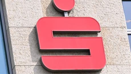 Managergehälter: Bei den Sparkassen profitieren vor allem die Chefs, nicht die Kunden