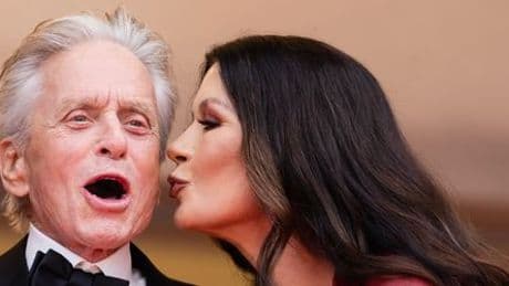 Hollywood: Michael Douglas reicht es, seiner Frau Catherine Zeta-Jones bei der Arbeit zuzusehen