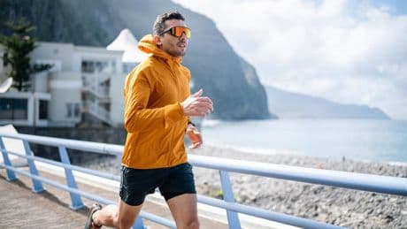 Laufen im Sommer: Sonnenschutz beim Joggen: 5 wichtige Gadgets für Schönwetterläufer