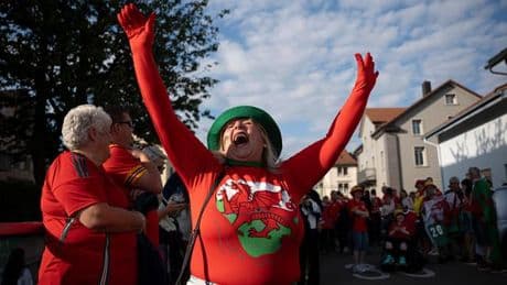 Stimmung bei der Fußball-EM: Gab es auch Schlägereien? Da lachen die Polizisten