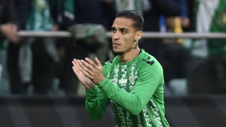 Antony traslada al Manchester United que su prioridad es el Betis