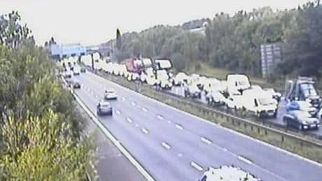 M60 LIVE: Traffic chaos as major crash leaves drivers trapped on busy motorway