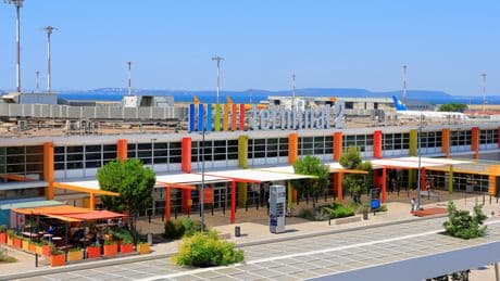 L’aéroport Marseille-Provence fermé «jusqu’à nouvel ordre» en raison d’un incendie à proximité