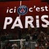 "Mettre la vidéo sans le son et éviter de crier s'il y a but"... A Roland-Garros, les amateurs de foot suivent comme ils peuvent la finale du PSG pendant la night session