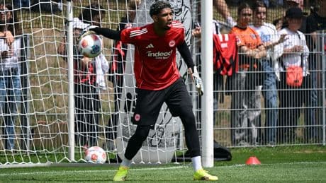 Rückkehr nach 85 Tagen - Santos-Überraschung bei Eintracht-Start