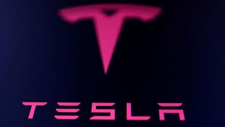 Tesla condamné à verser 242 millions de dollars pour un accident mortel lié à la conduite autonome