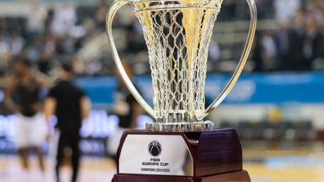 La afición del Bilbao Basket podrá fotografiarse con el trofeo de la Europe Cup