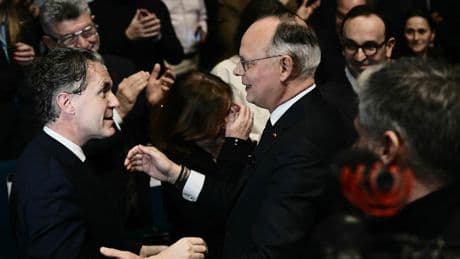 «C’est tout bénef’»: Édouard Philippe, la discrète stratégie des remises de décoration
