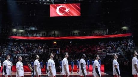 Yunanistan - Türkiye Maç Özeti | 12 Dev Adam ruhu geri döndü! A Millî Erkek Basketbol Takımı finalde