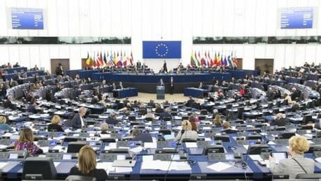 Da Ue flessibilità sulle multe auto per 3 anni. Aperta strada per il principio di ?neutralità tecnologica? per i carburanti
