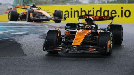 Norris consigue la victoria en una carrera al sprint marcada por las fuertes lluvias
