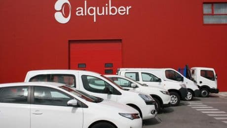 Alquiber recorta un 22% su beneficio en 2024 por un mayor incremento de la flota y un alza de la deuda