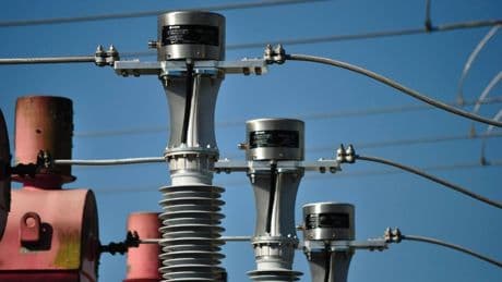 El apagón total destapa el cuello de botella para mejorar la red eléctrica: hay pocos fabricantes y miedo a ciberataques chinos
