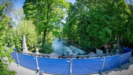 Nach tödlichem Unfall: Reiter schreibt an Surfer-Szene: Geduld an der Eisbachwelle
