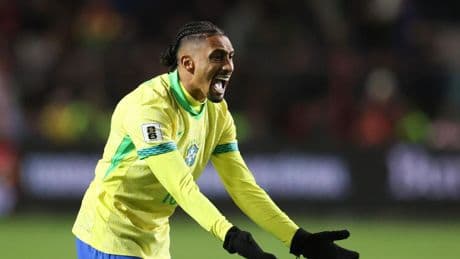 Raphinha molesto con Ancelotti en un partido intrascendente de Brasil para el Mundial