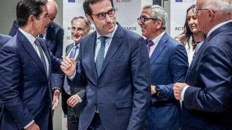 Economía eleva la opa de BBVA al Consejo de Ministros para valorar nuevas condiciones