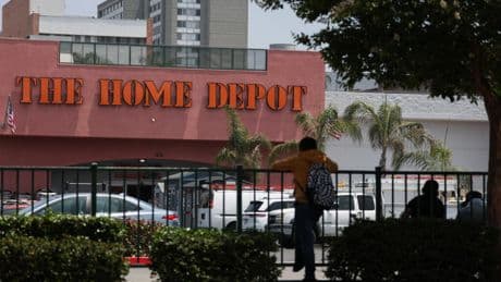 «Au moindre mouvement, je cours»: à Los Angeles, l'inquiétude de sans-papiers après les vagues d'arrestations