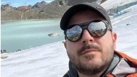 La llamada a sus amigos y el fatídico momento en el que quiso llenar su cantimplora de agua: así murió Ricardo Pozzobon, un geólogo al que se 'tragó' un glaciar en Alaska