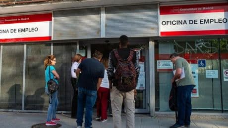 España destruye casi 200.000 empleos en el peor agosto desde 2019 y suma 21.905 parados más