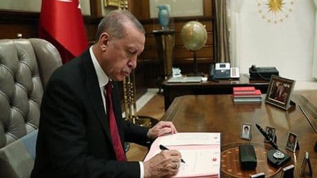 Yeni atama kararları Resmi Gazete'de yayımlandı: Rektör ve bakanlıklara yeni isimler atandı