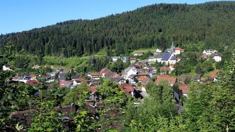 Bürgermeisterin gewinnt vor Gericht - Frau klagt 43.000 Euro ein, die Mann mehr verdient