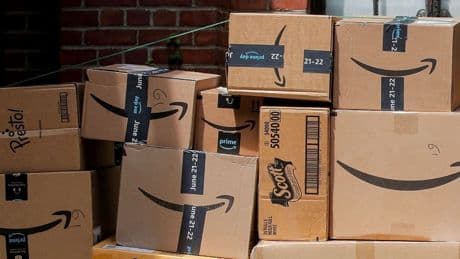 Amazon kâbusu: Kapısına her ay yüzlerce dev kargo geliyor