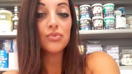 Tina Sgarbini, chi era la donna uccisa a Montecorvino Rovella dall'ex fidanzato Christian Persico. Sui social le foto insieme e con i figli