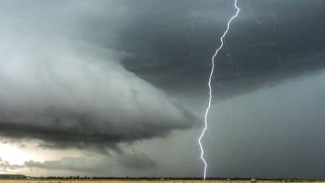 Negli Usa il fulmine più lungo, misura 829 chilometri. Nuovo record del ?mega-flash?: si è esteso dal Texas fino a Kansas City
