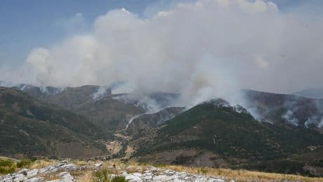 Un alcalde de Picos de Europa desoye la orden de desalojo de Castilla y León: "No vamos a salir, vamos a proteger el pueblo"