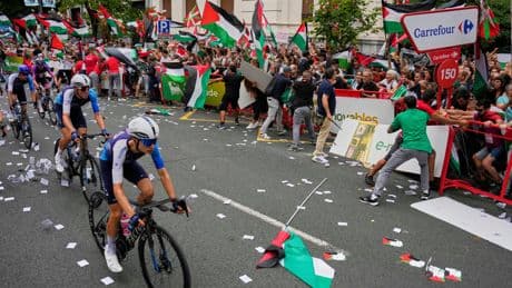 Solo la UCI puede descalificar al Israel Premier-Tech de la Vuelta