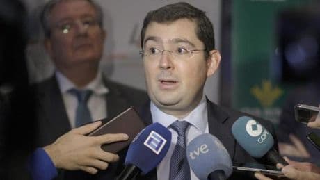 El director de Economía del Banco de España dimite horas después de presentar el informe anual