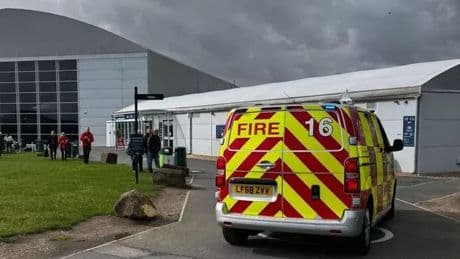 Manchester Airport LIVE: 'Chaos' as building evacuated in 'gas leak fears'