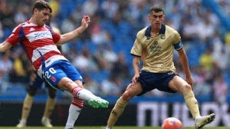 El Granada gana en Riazor y se mantiene en la pelea por el playoff
