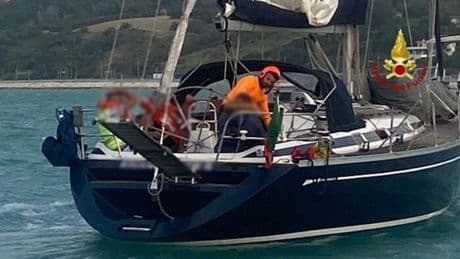 Italien: Adria – Vater wird in Schiffspropeller gesaugt und stirbt