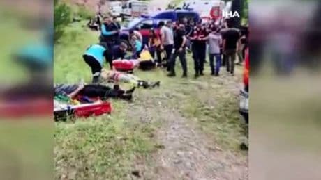 Mihalgazi- Eskişehir yolunda midibüs şarampole uçtu: 28 yaralı