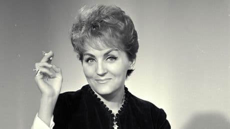 Claude Lelouch et le monde de la culture rendent hommage à Nicole Croisille, « la voix de toute une vie »