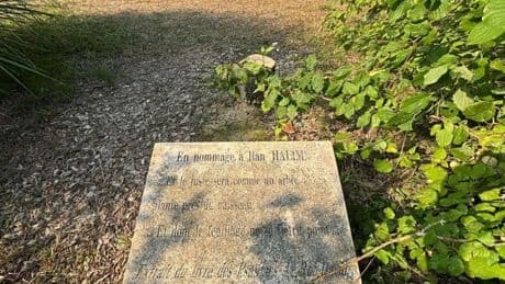 François Bayrou dénonce « la haine antisémite » qui a « fauché » l’arbre hommage à Ilan Halimi
