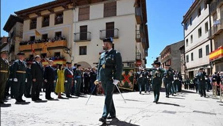 Oficiales de la Guardia Civil planean una querella contra la militante socialista Leire Díez por inducir al delito