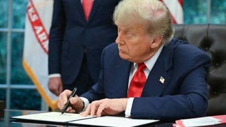 „Ich zeichne keine nackten Frauen“ - Trump tobt wegen angeblichem Schamhaar-Brief!