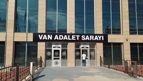 Van'da akademisyen sosyal medya paylaşımları nedeniyle tutuklandı