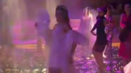 Kocaeli'de disko topu dehşeti! Gelinin üzerine düştü