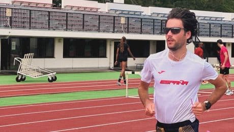 Carlos Sáez, el atleta que sufrió un ictus por culpa de una boya a los 17 años: "Subió de golpe y me dio en la frente. Me dejó media cara paralizada"