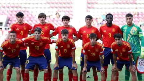 Jon Martín, titular y referente en la sólida victoria de la sub 19 frente a Dinamarca
