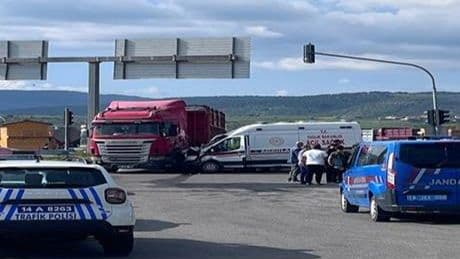 Bolu'da Başsavcının bulunduğu ambulans kazaya karıştı! 8 yaralı