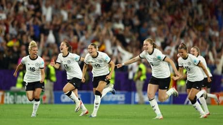Alemania tumba a Francia a base de épica y se cita con España en semifinales de la Eurocopa femenina