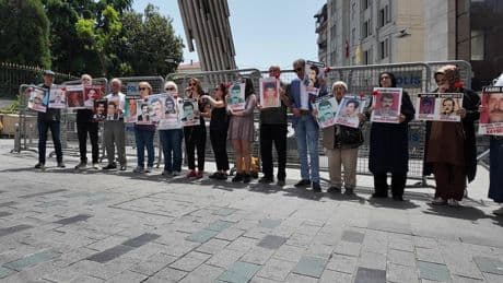 Cumartesi Annelerinin 1052’inci  buluşması: 31 yıl önce gözaltında katledilen Örhan ailesi için adalet talep ettiler