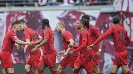 Xavi Simons frena al Bayern, ya virtual campeón de la Bundesliga