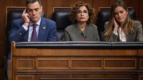 Moncloa se abre a retrasar el cierre de las nucleares pero sin cargar al recibo de luz 1.300 millones que ahora pagan las eléctricas